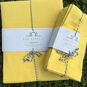 New! Yellow table cloth and napkins, 60x84